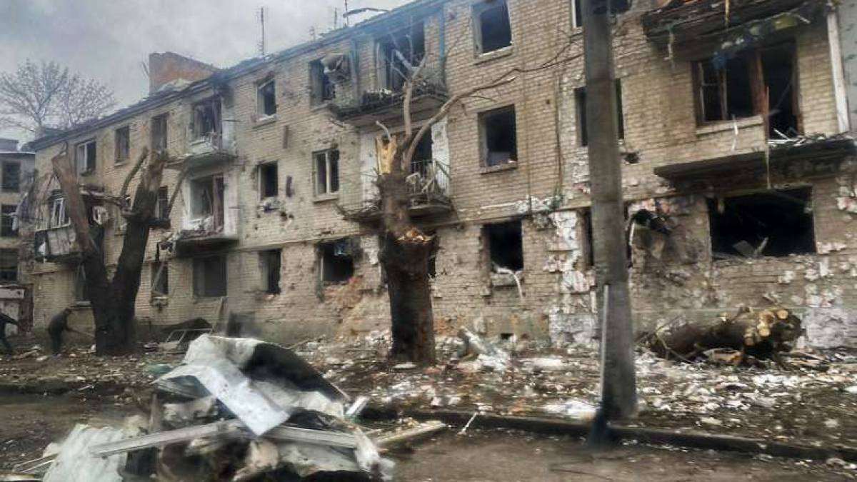 На Запоріжжі поліція задокументувала наслідки ворожих ударів: загинула одна людина, двоє поранено
