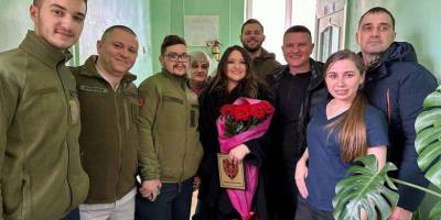 У Запоріжжі поранених бійців у шпиталі відвідала співачка Наталія Могилевська (фото)