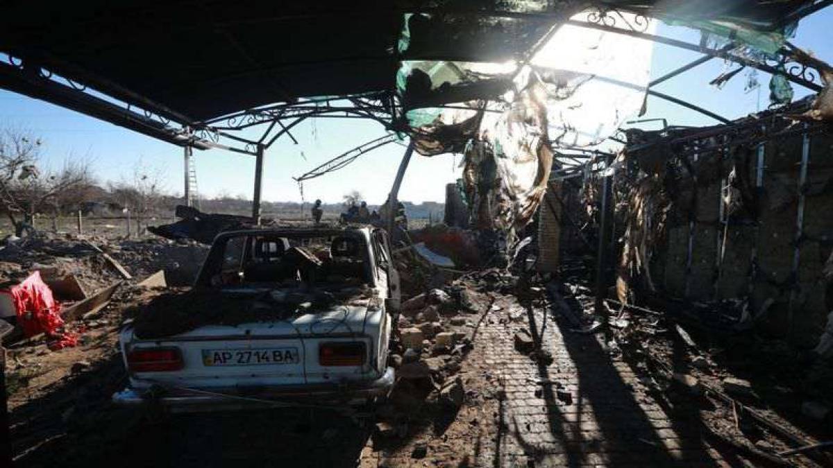Сьогодні вранці окупанти нанесли серію ударів по передмістю Запоріжжя: фото
