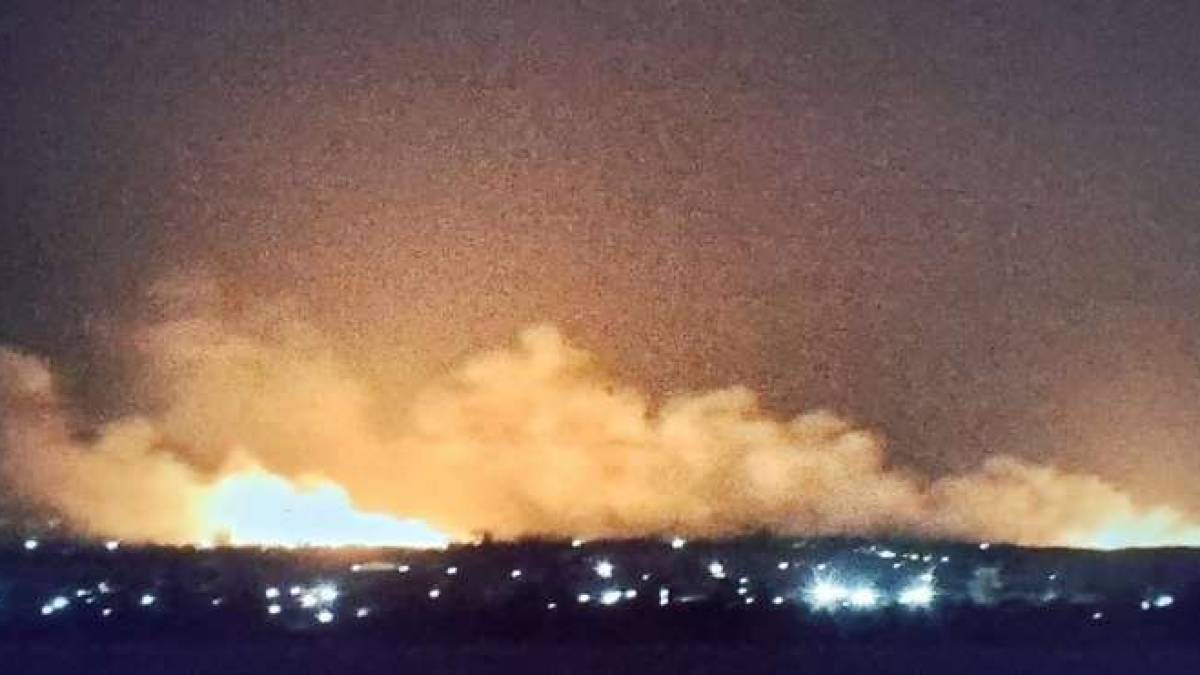 На запорізькому березі Каховського моря рашисти невдало покурили: палають (фото)