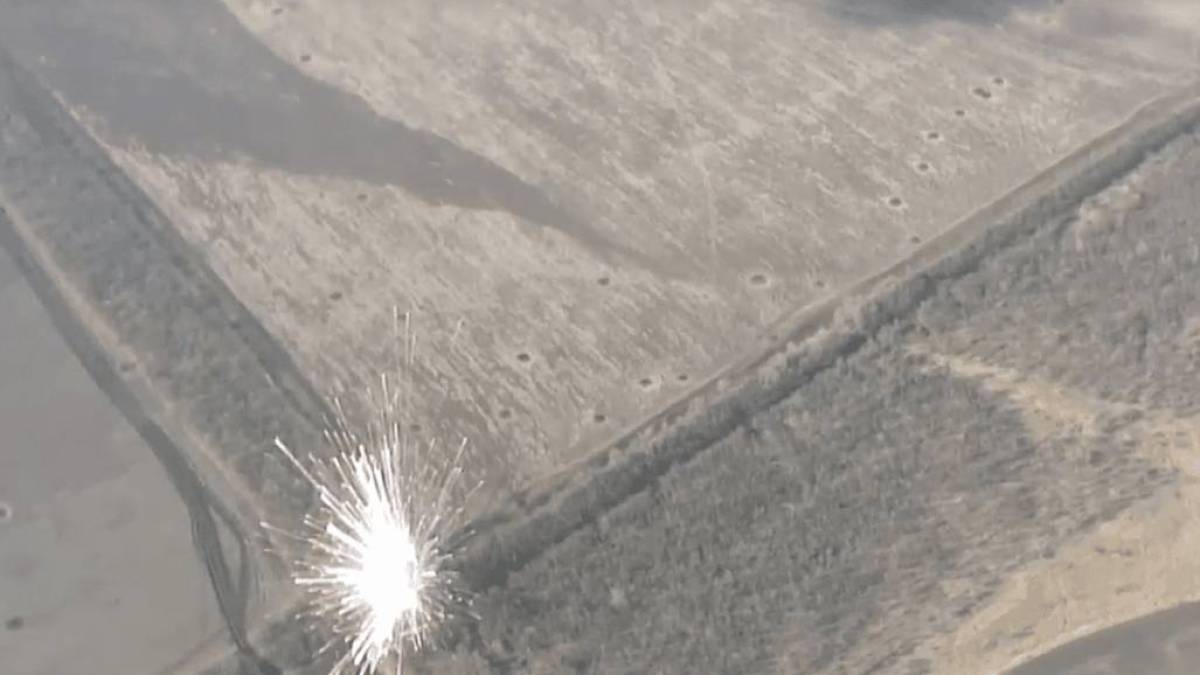 На Запоріжжі військові показали, як на передовій гармата FH70 нищить росіян (відео)