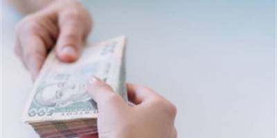 У Запоріжжі мешканці постраждалих від обстрілів будинків отримують допомогу від благодійної організації
