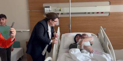 Немовля, яке вижило під завалами після землетрусу в Туреччині, возз’єднали з матір’ю