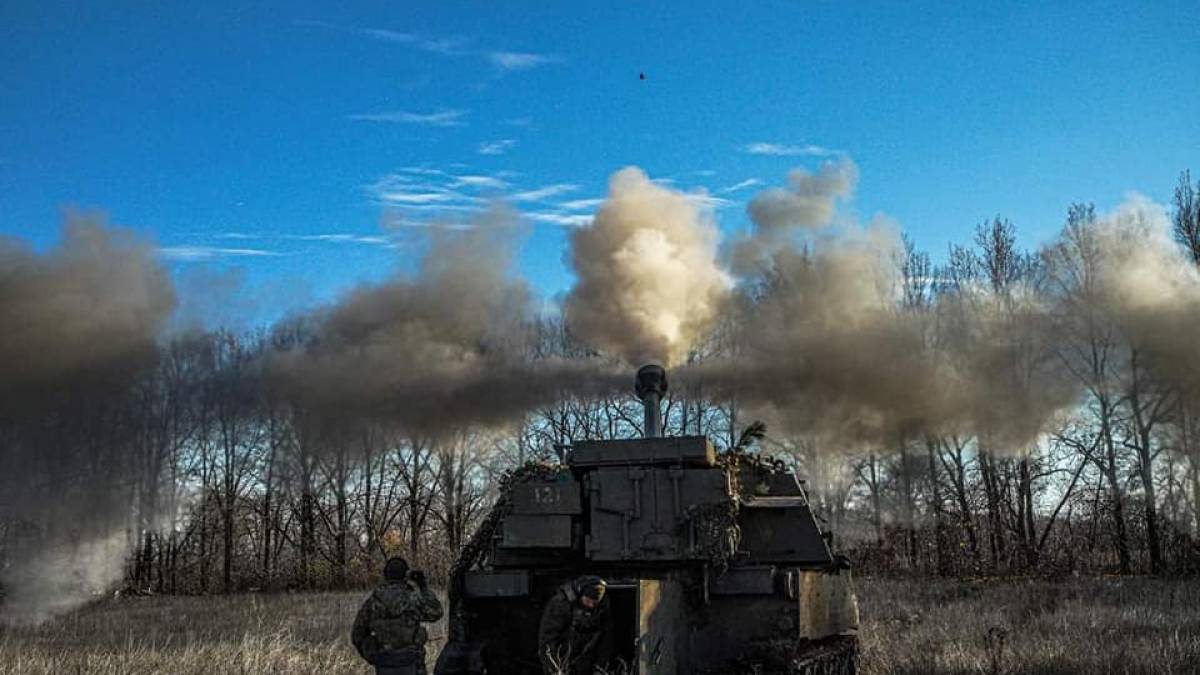 Загальні бойові втрати противника з 24.02.22 по 05.04.23 – Генштаб ЗСУ: 176240 (+550) осіб, 532 (+4) РСЗВ, 2707 (+10) артсистем, 7005 (+6) ББМ