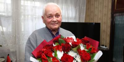 Ветерана Запоріжсталі привітали із 90-річчям від дня народження 💐