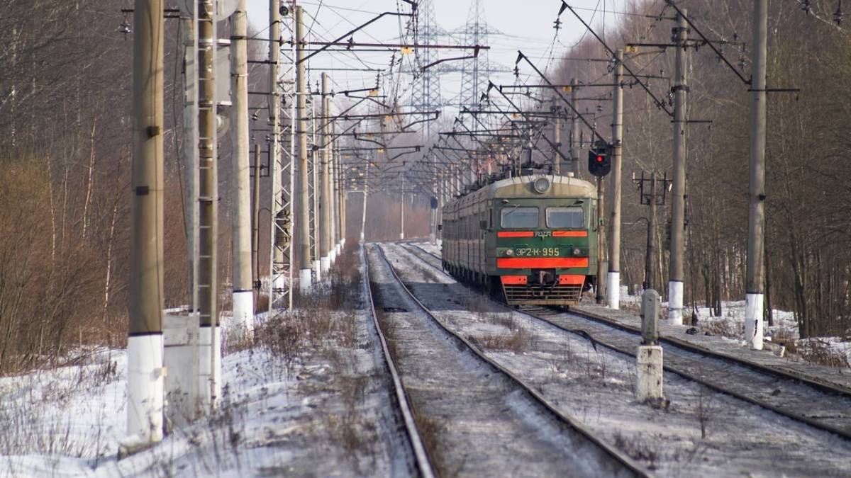 Квітневі снігопади? “Укрзалізниця” – про затримку поїздів