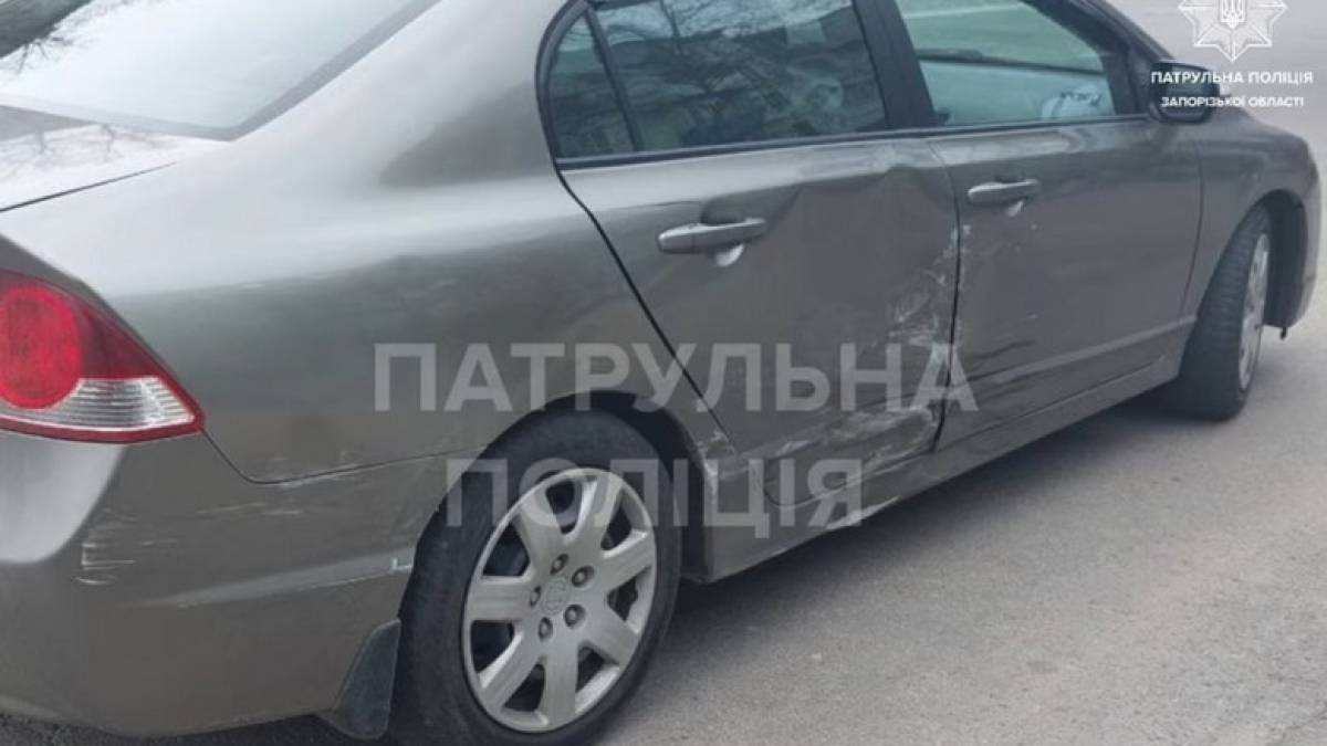 У Запоріжжі притягнули до відповідальності зухвалого водія, який протаранив 2 автомобіля та тікав від поліцейських
