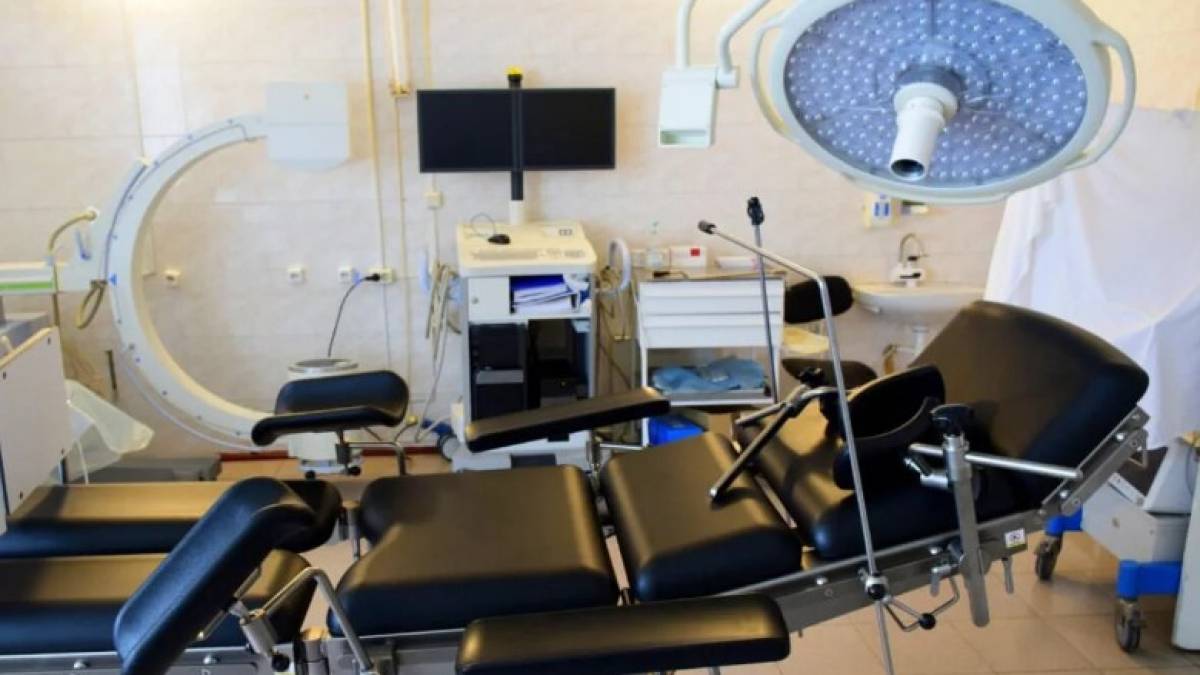 20 українських лікарень отримали від ЄС хірургічні столи