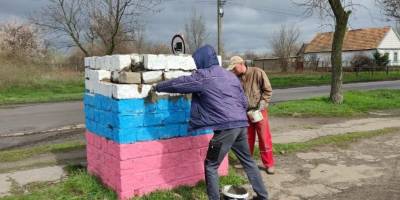У місті Токмак окупанти відбудовують радянський пам’ятник, фото
