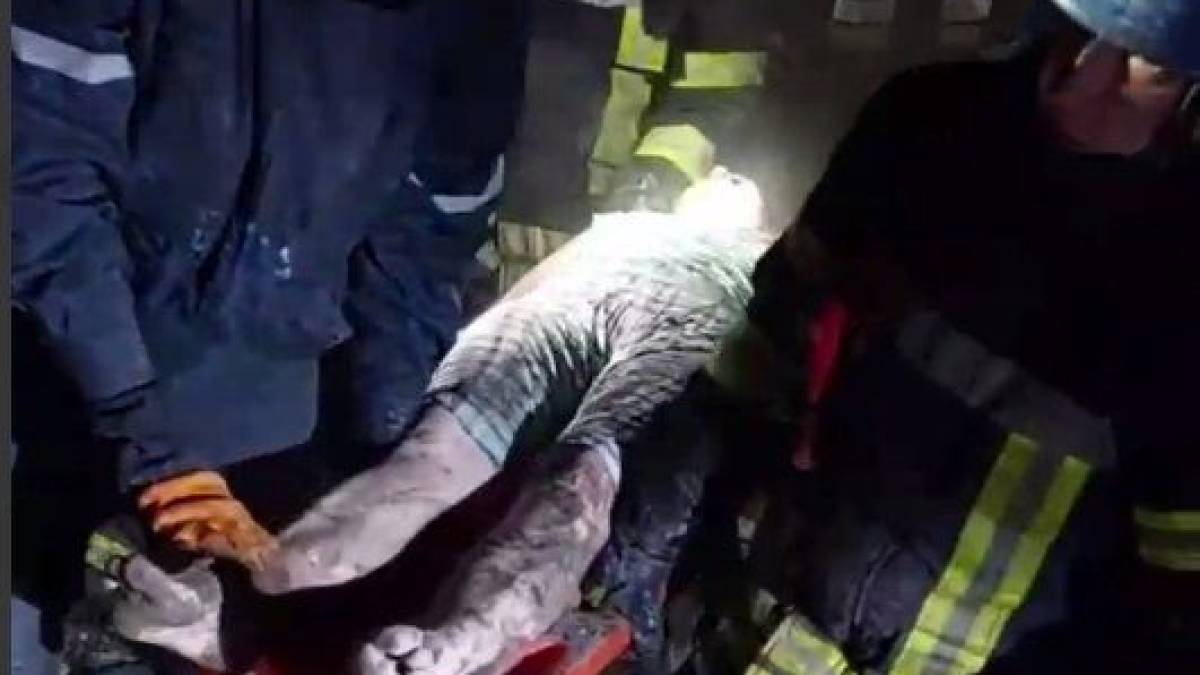 Ліквідація наслідків ракетного обстрілу Запоріжжя (фото, відео)