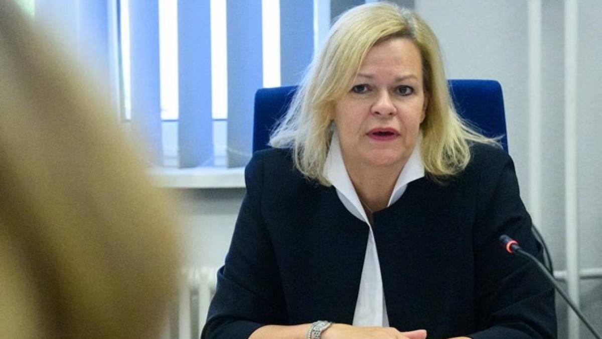 Глава МВС Німеччини пригрозила відмовою у в’їзді російським спортсменам