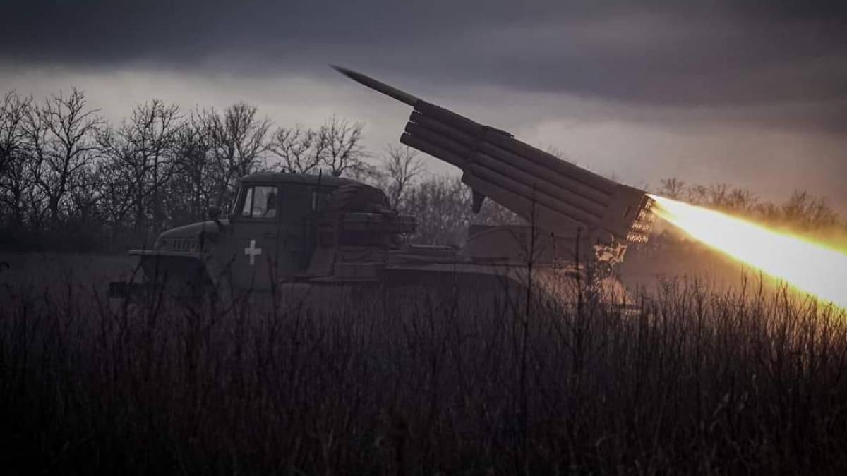 Загальні бойові втрати противника з 24.02.22 по 11.04.23 – Генштаб ЗСУ: 179320 (+500) осіб, 293 (+1) гелікоптери, 2765 (+15) артсистем, 3644 (+7) танки