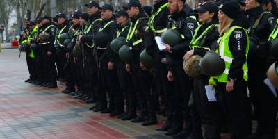 У Запоріжжі провели шикування для поліцейських, залучених до несення служби у великодні свята (фото)