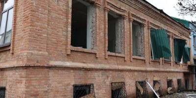 На Запоріжжі від авіудару рашистів постраждала старовинна будівля, збудована у 1892 році