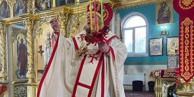 Великодня служба у запорізькому кафедральному соборі Святої Трійці (фото)