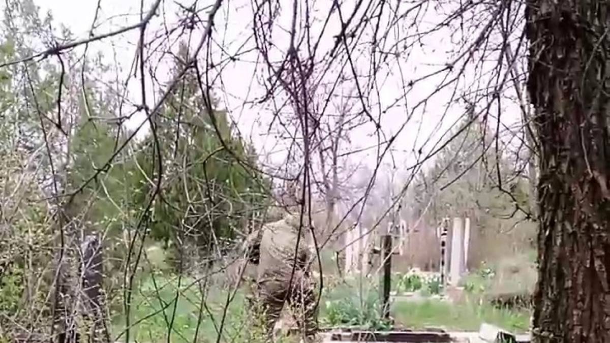 На Запоріжжі російські військові грабують цвинтарі