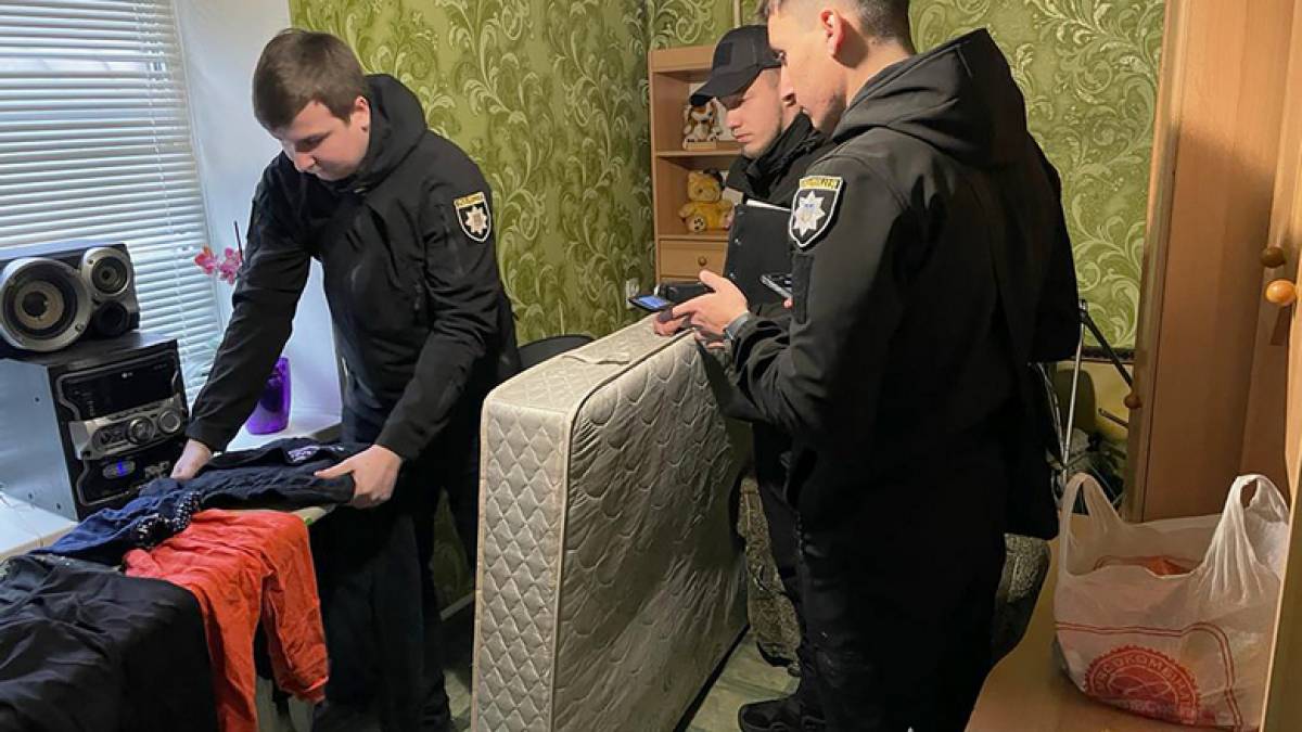 У Запоріжжі поліцейські повідомили аферистам про підозру у вчиненні шахрайських дій