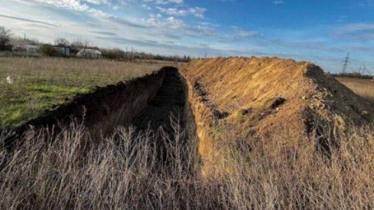 Викопавши на Запоріжжі окоп завдовжки 70 кілометрів, окупанти знищили 160 курганів