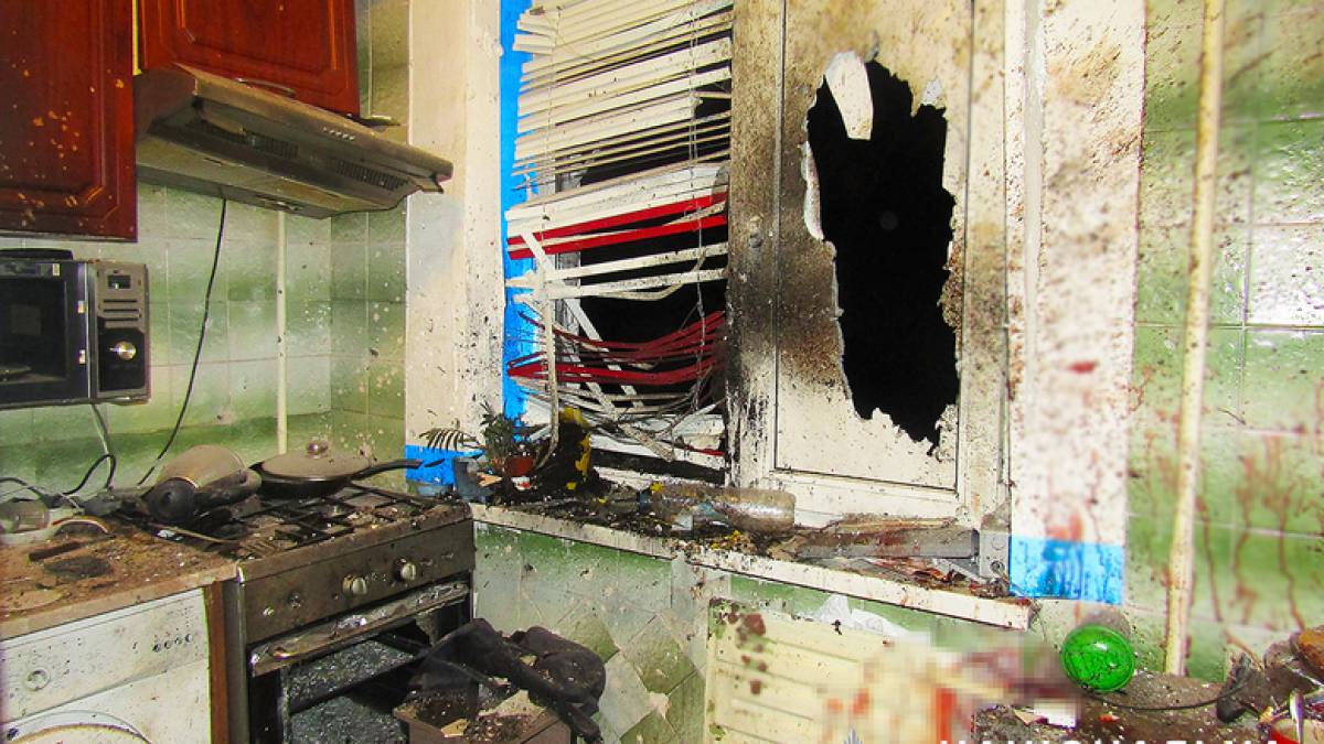 У Запоріжжі стався вибух у багатоквартирному будинку: поліцейські встановлюють обставини