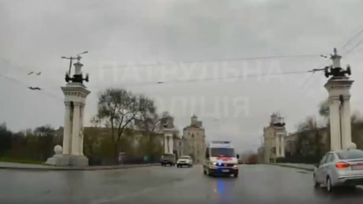 У Запоріжжі водійка не пропустила «швидку» та отримала штраф