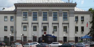 Київрада розірвала договір оренди землі з посольством Росії