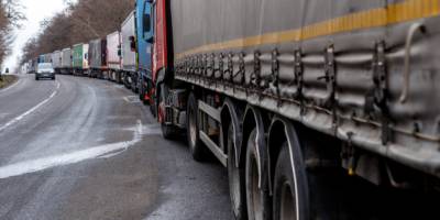 Польща відкрила транзит: до Нідерландів вирушають перші фури з українською продукцією