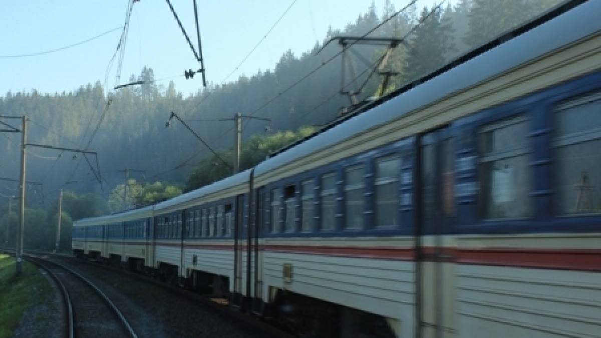 На Запоріжжі приміський поїзд змінює графік руху (новий розклад)