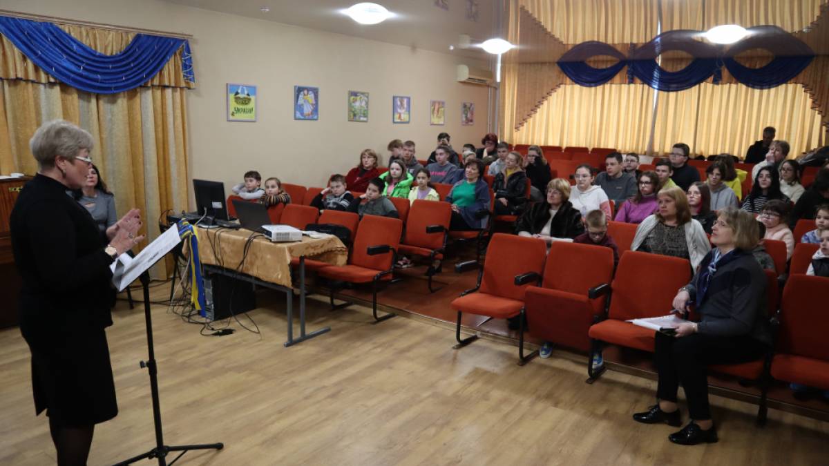 Запорізьким школярам розповіли про права споживачів