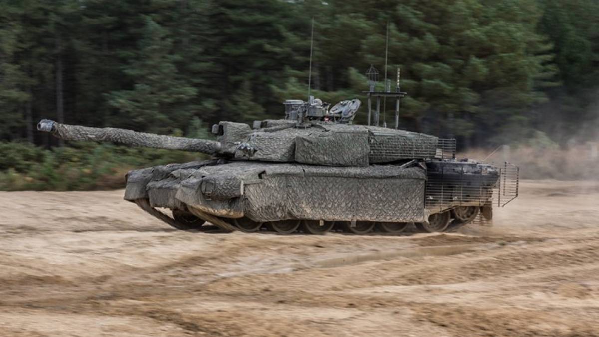 В Великобритании сообщили, что уже поставили Украине снаряды для танков Challenger 2 с обедненным ураном
