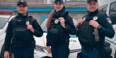 У Запоріжжі патрульні допомогли 80-річній бабусі, яка впала та травмувалася в зачиненій квартирі
