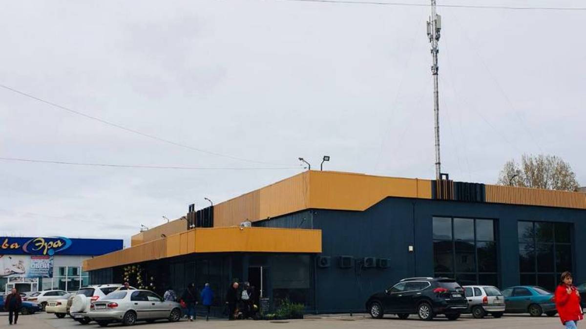 Мешканці Бердянська не оцінили «пакет» від окупантів – так ті назвали свій супермаркет із захмарними цінами