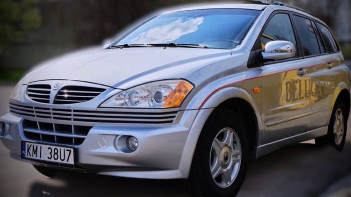 Запорожці передали одному з батальйонів  автомобіль для виконання бойових завдань