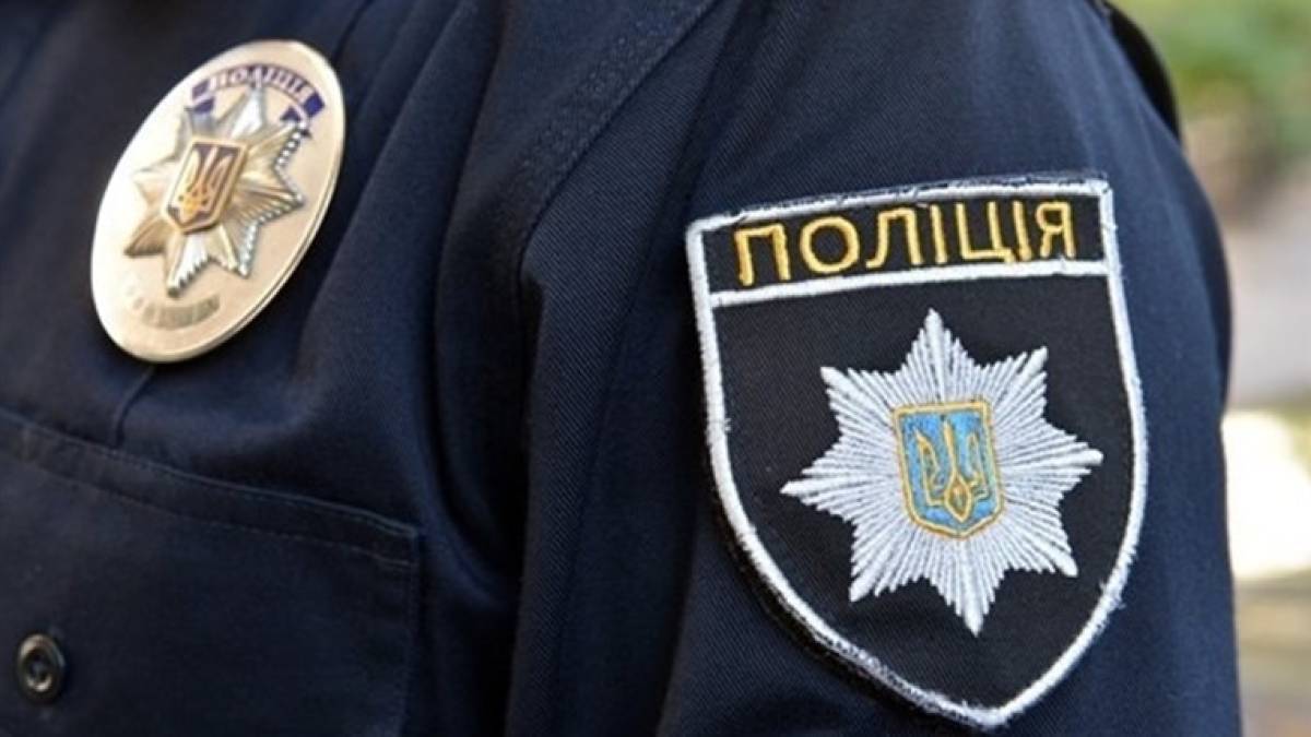 У Запоріжжі патрульні врятували життя чоловіку, що стікав кров’ю (відео)