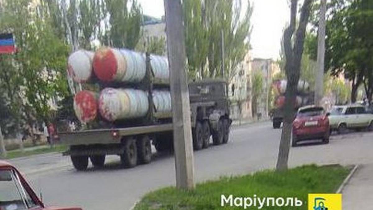 У бік Запоріжжя через Маріуполь пройшли тягачі рашистів із ракетами С-300