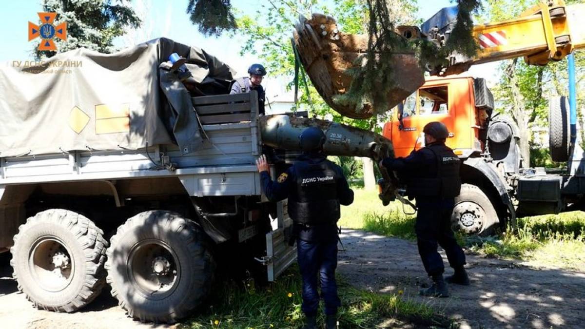 На Запоріжжі піротехніки знищили авіаційну бомбу ФАБ-500