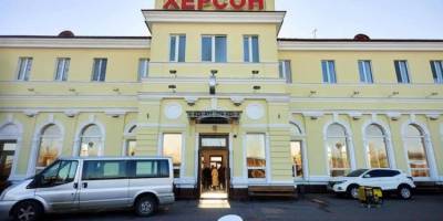 Росіяни вдарили по залізничному вокзалу Херсона – Прокудін, “Укрзалізниця”