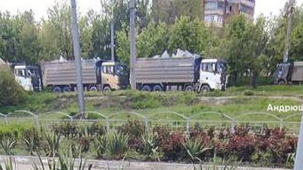У Запорізьку область ворог переганяє через Маріуполь колони машин із зубами дракона