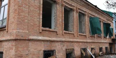 На Запоріжжі від ворожого авіаудару постраждала будівля 1892-го року
