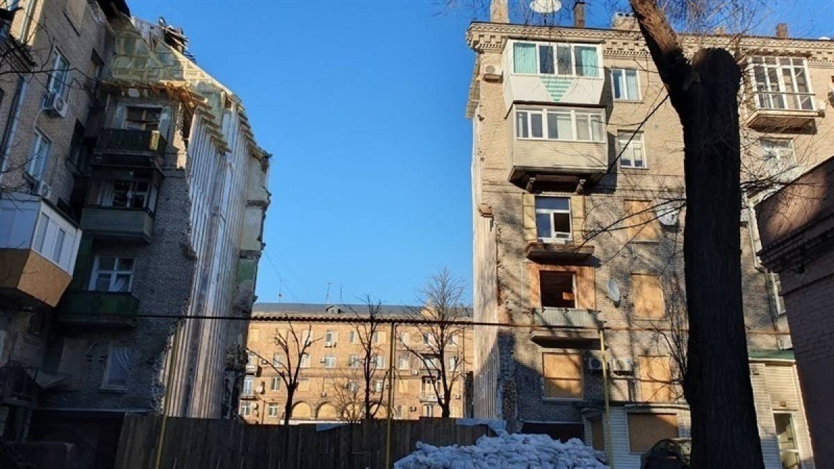 У Запоріжжі будуть відновлювати будинки, які постраждали від ракетних обстрілів