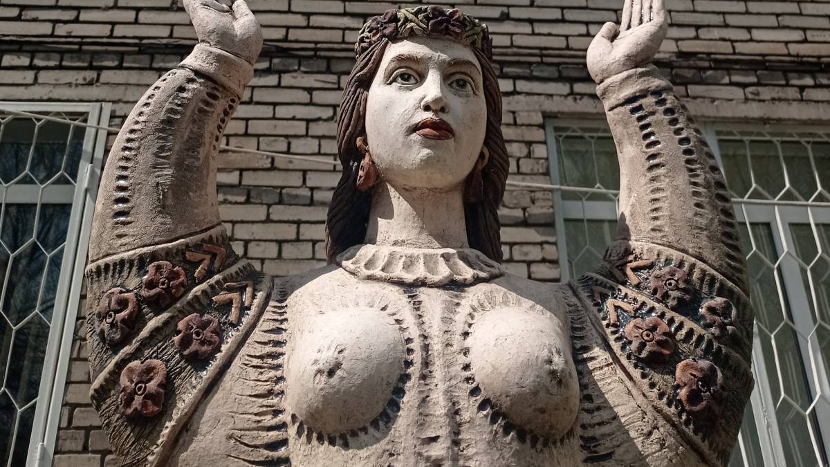 Мистикиня зі Львова – запорізьким дівчатам, що створили Берегиню