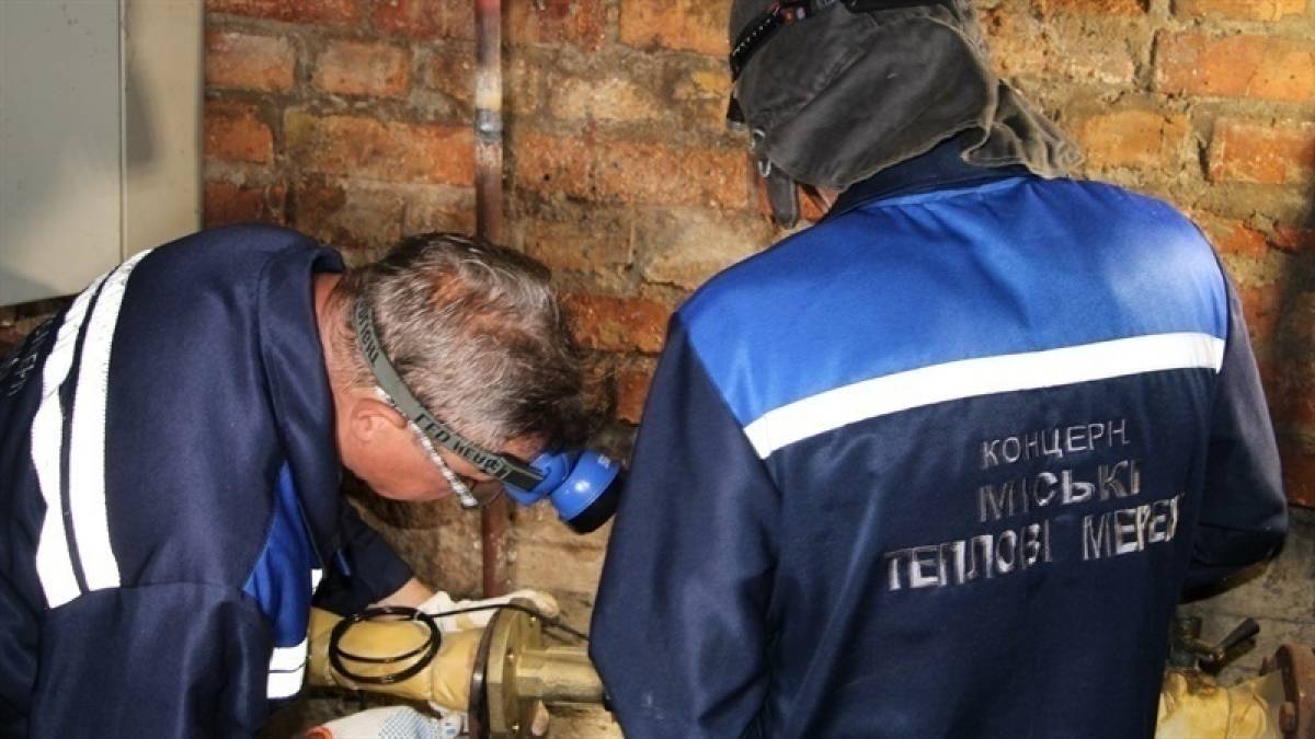 У Запоріжжі тепловики готують міські мережі до нового опалювального сезону