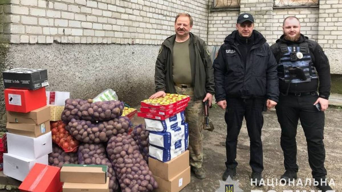 Запорізьких волонтерів врятувало від ворожого обстрілу… пробите колесо автомобіля