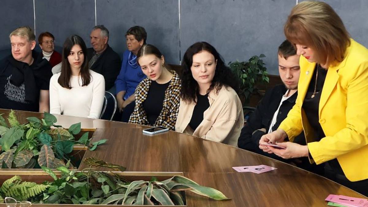 «Дивись під ноги!»