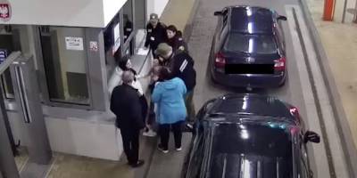 На пункті пропуску польський прикордонник реанімував немовля з України