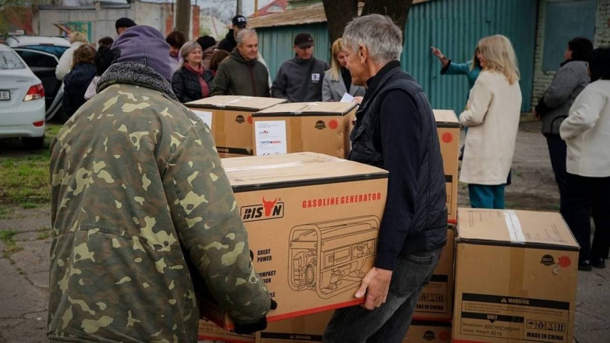 Запорізькі заклади освіти отримали генератори та водоочисні апарати