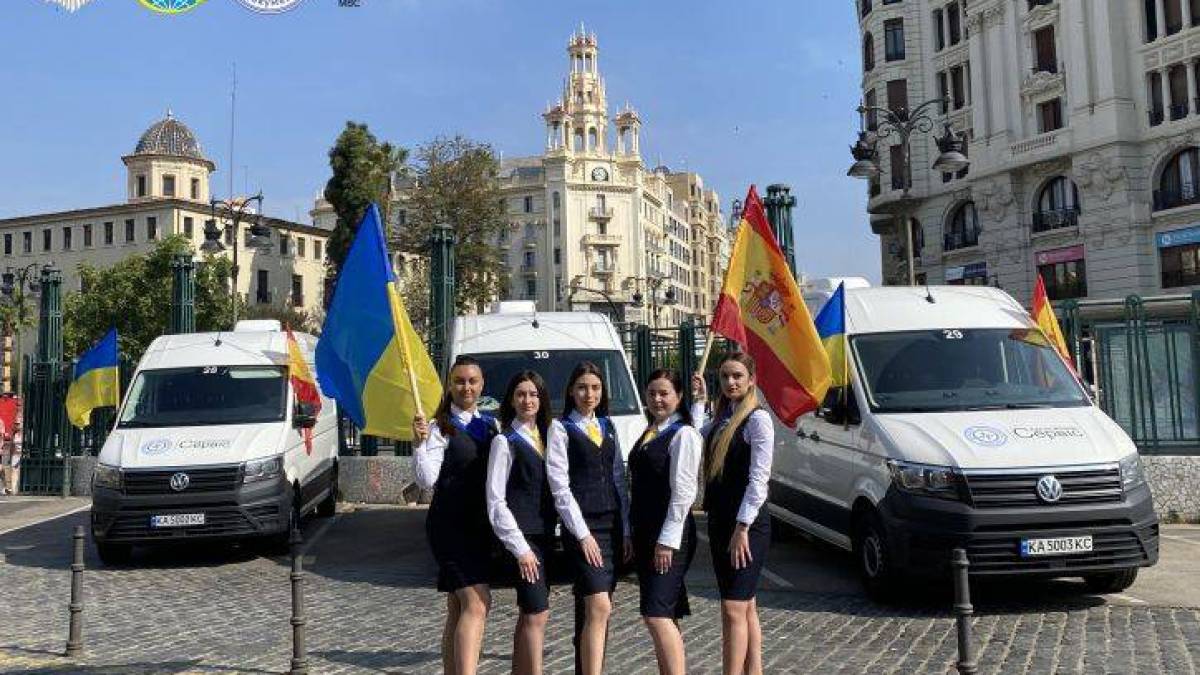 В Іспанії став доступним український паспортний сервіс