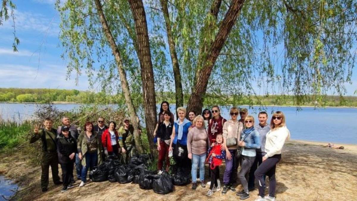 У Заводському районі Запоріжжя підготували пляж до літнього сезону