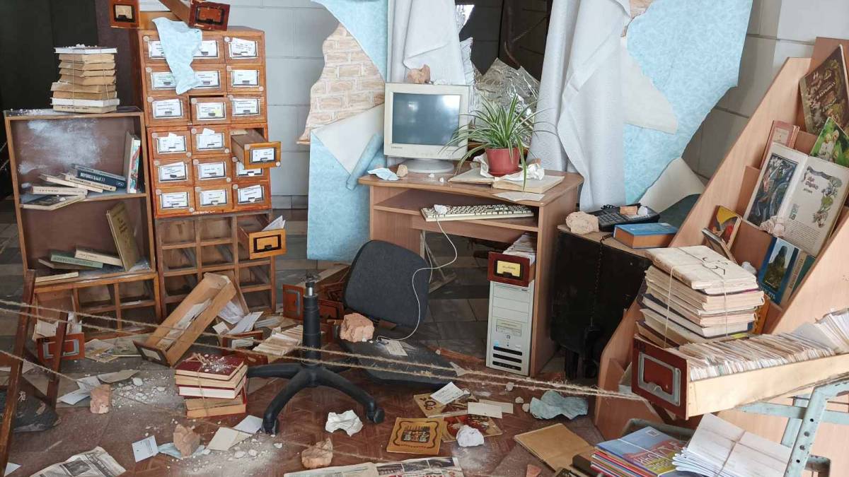 Книги кричать… Та сумують за домом, як справжні ВПО