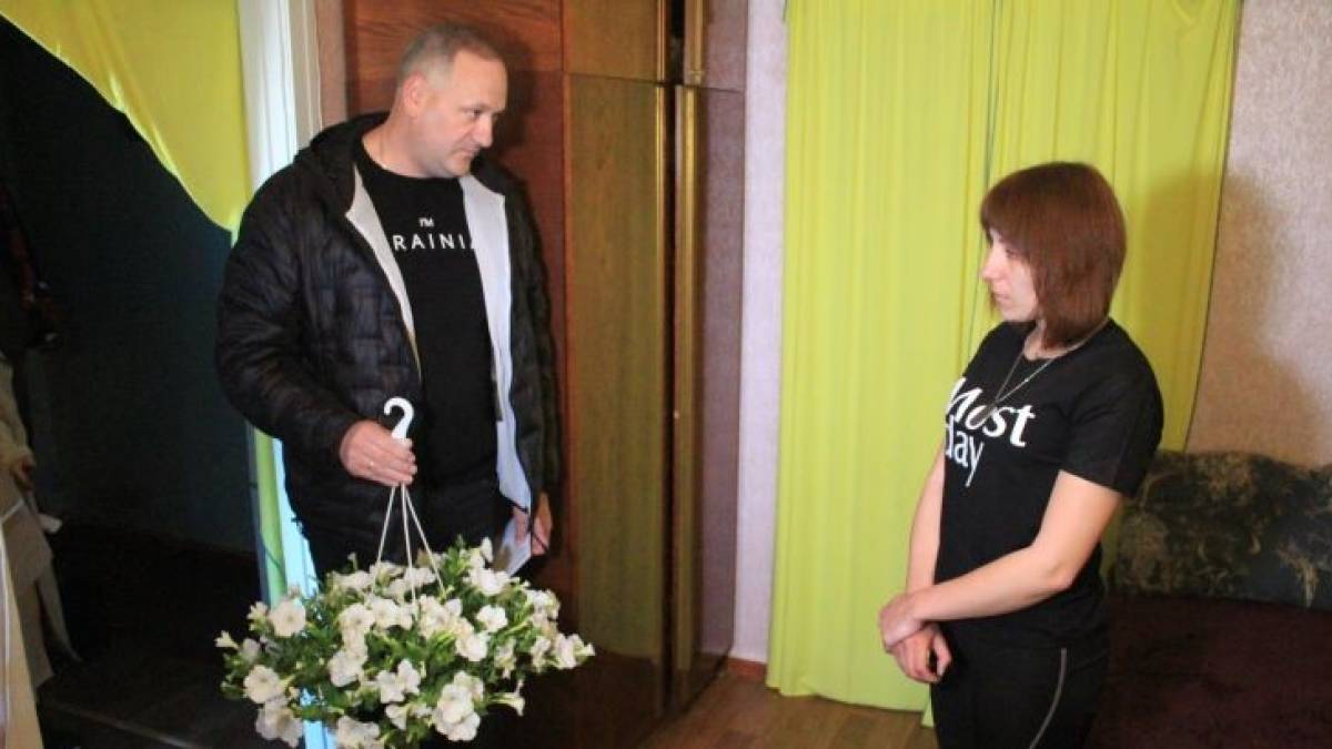 У Запоріжжі привітали мам і дружин загиблих бійців із Днем матері