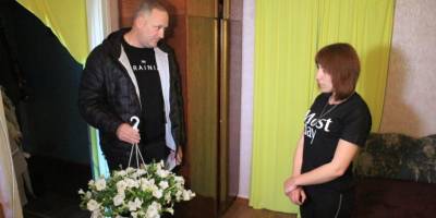 У Запоріжжі привітали мам і дружин загиблих бійців із Днем матері